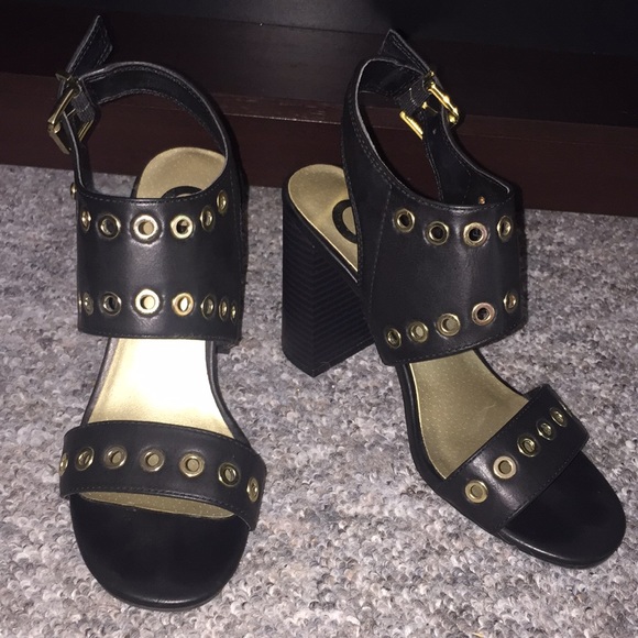 Guess Heels - Picture 2 of 6